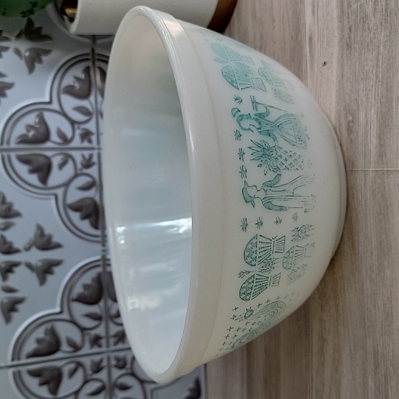 Pyrex Other - Vintage Pyrex Amish Butterprint White Turquoise 1 1/2 Quart Mixing Bowl
